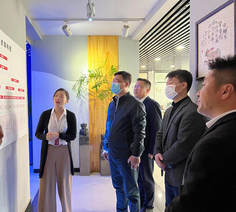 邯鄲市復(fù)興區(qū)委常委、宣傳部長(zhǎng)李巖濤來(lái)公司調(diào)研指導(dǎo)工作